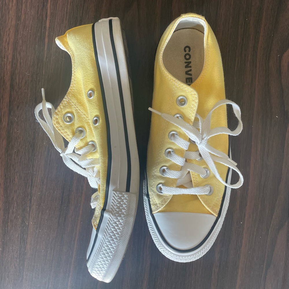 Sun faded yellow converse
